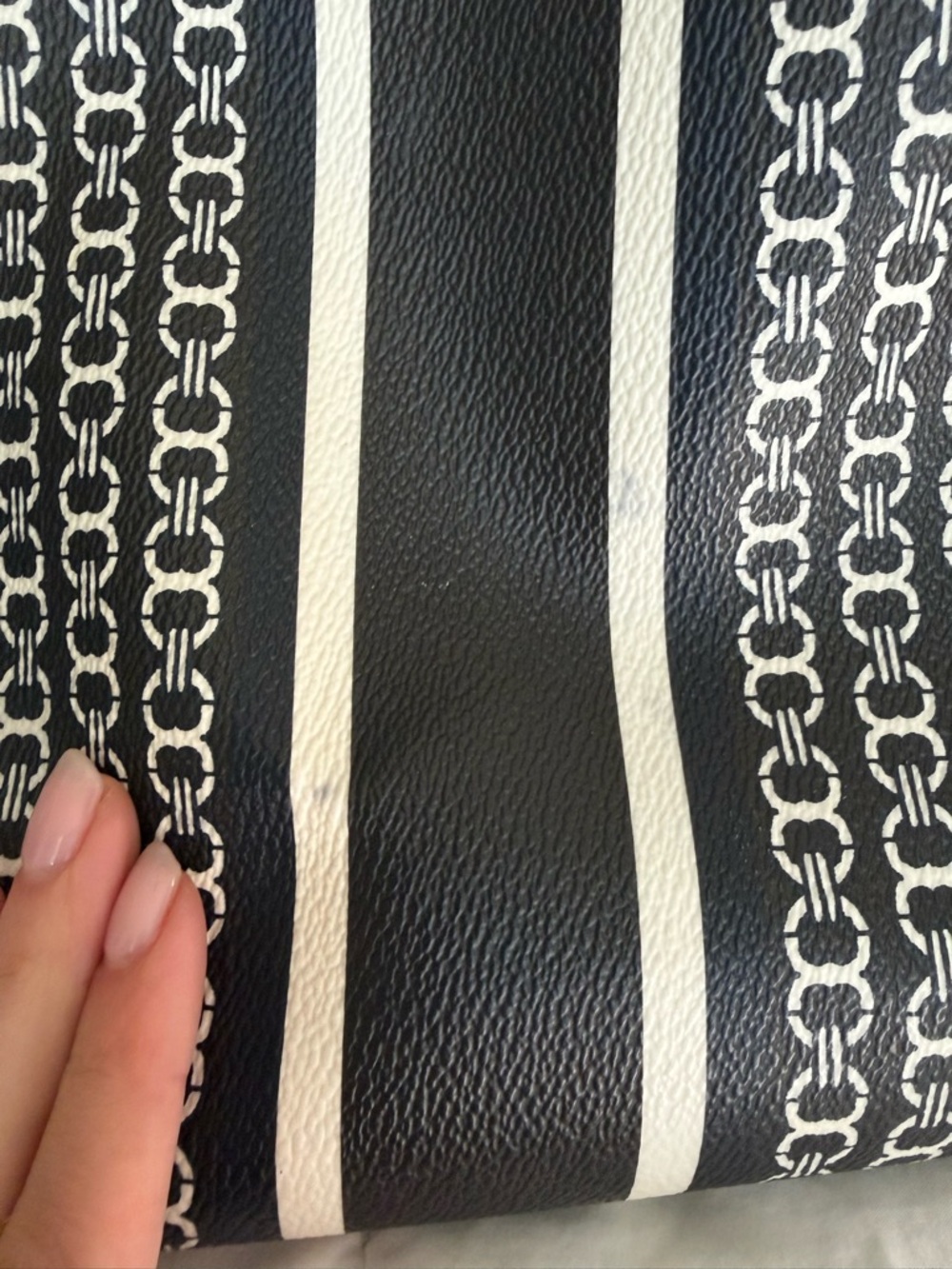 Tory Burch Black Gemini Link Tote - Picture 5 of 5